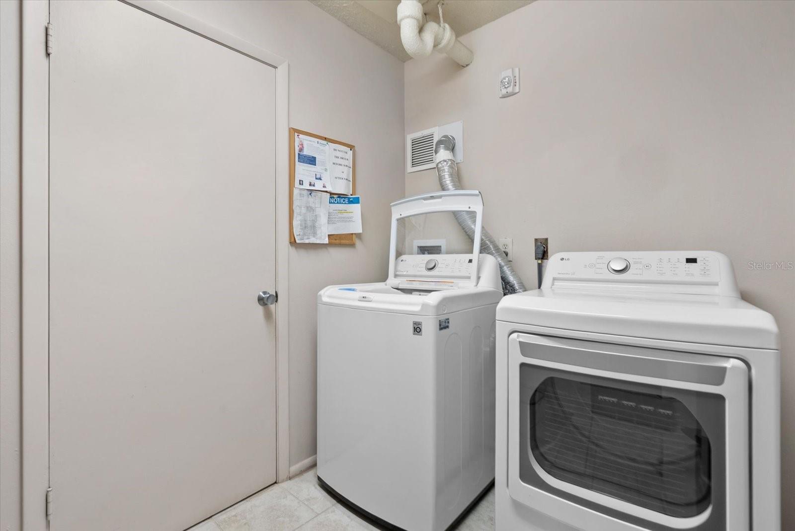 Image 21 of 44 For 4822 Ocean Boulevard 11e