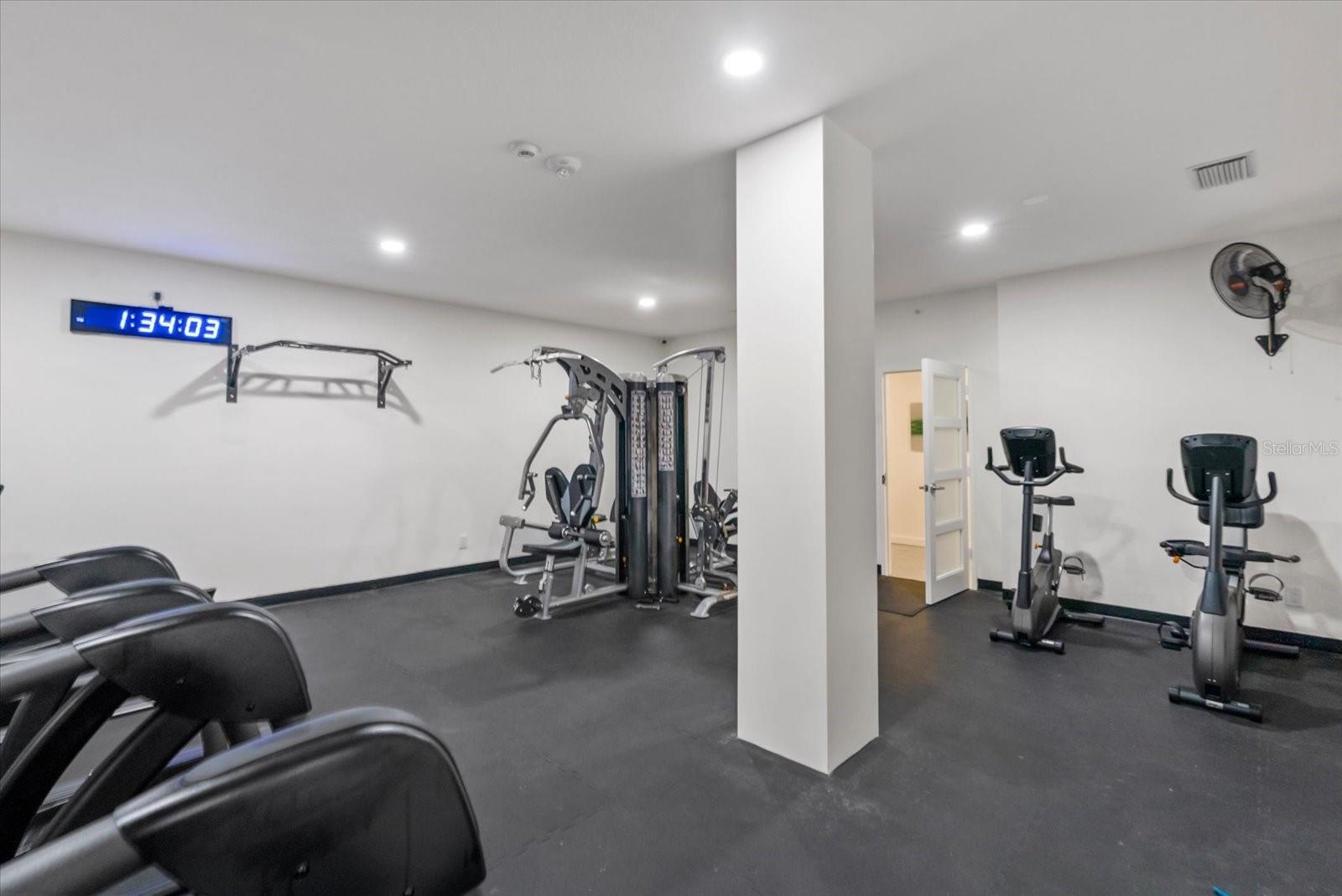 Image 24 of 44 For 4822 Ocean Boulevard 11e