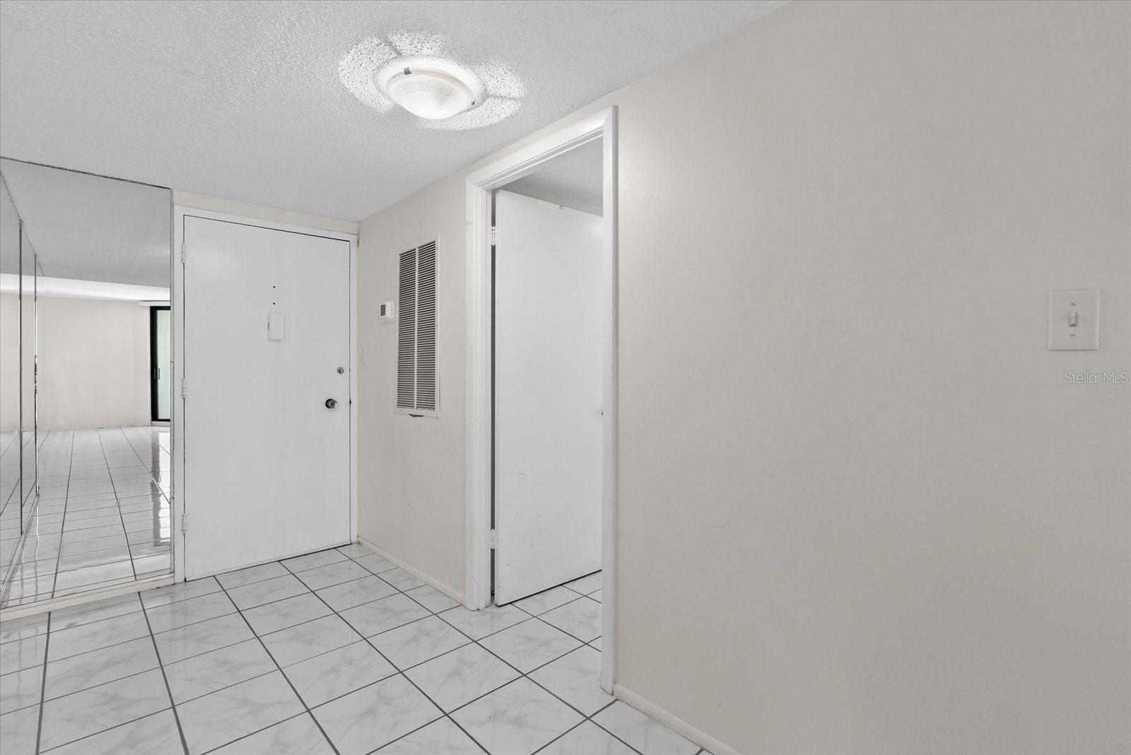 Image 3 of 44 For 4822 Ocean Boulevard 11e