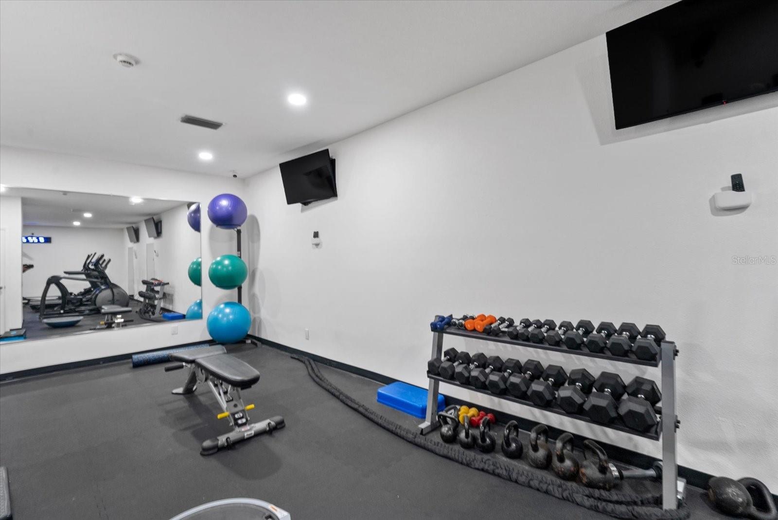 Image 37 of 44 For 4822 Ocean Boulevard 11e