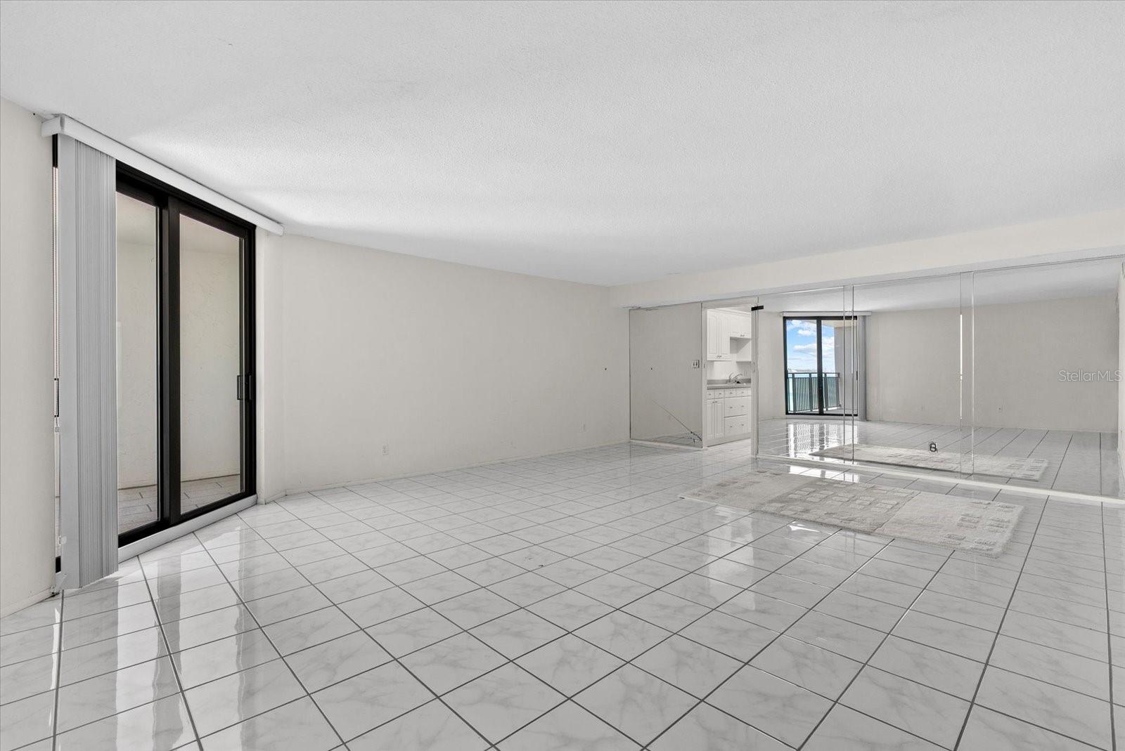 Image 4 of 44 For 4822 Ocean Boulevard 11e