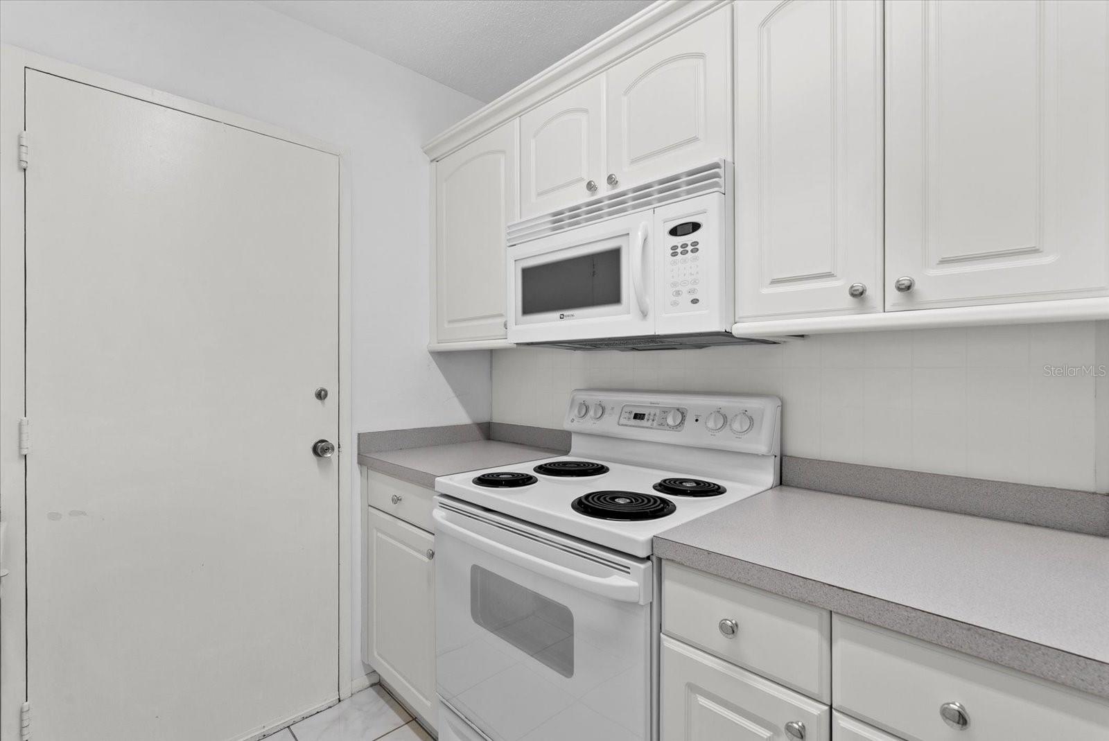 Image 9 of 44 For 4822 Ocean Boulevard 11e