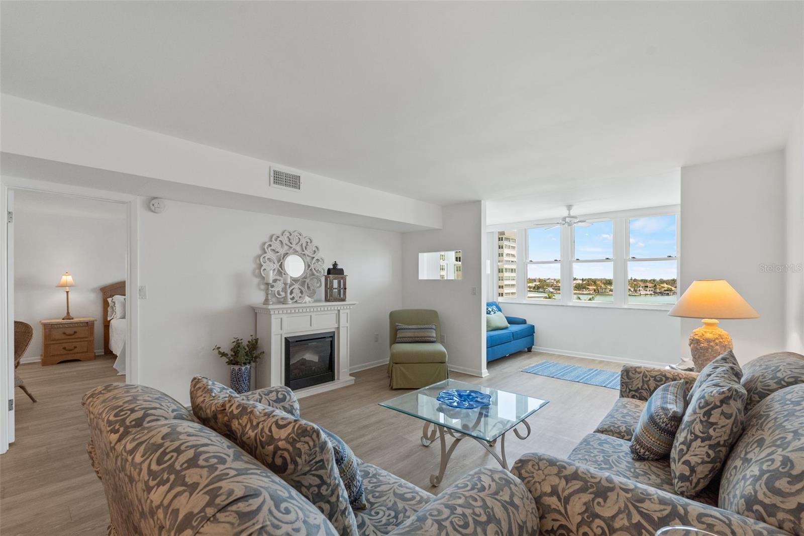 Image 12 of 70 For 5130 Brittany Drive S 505