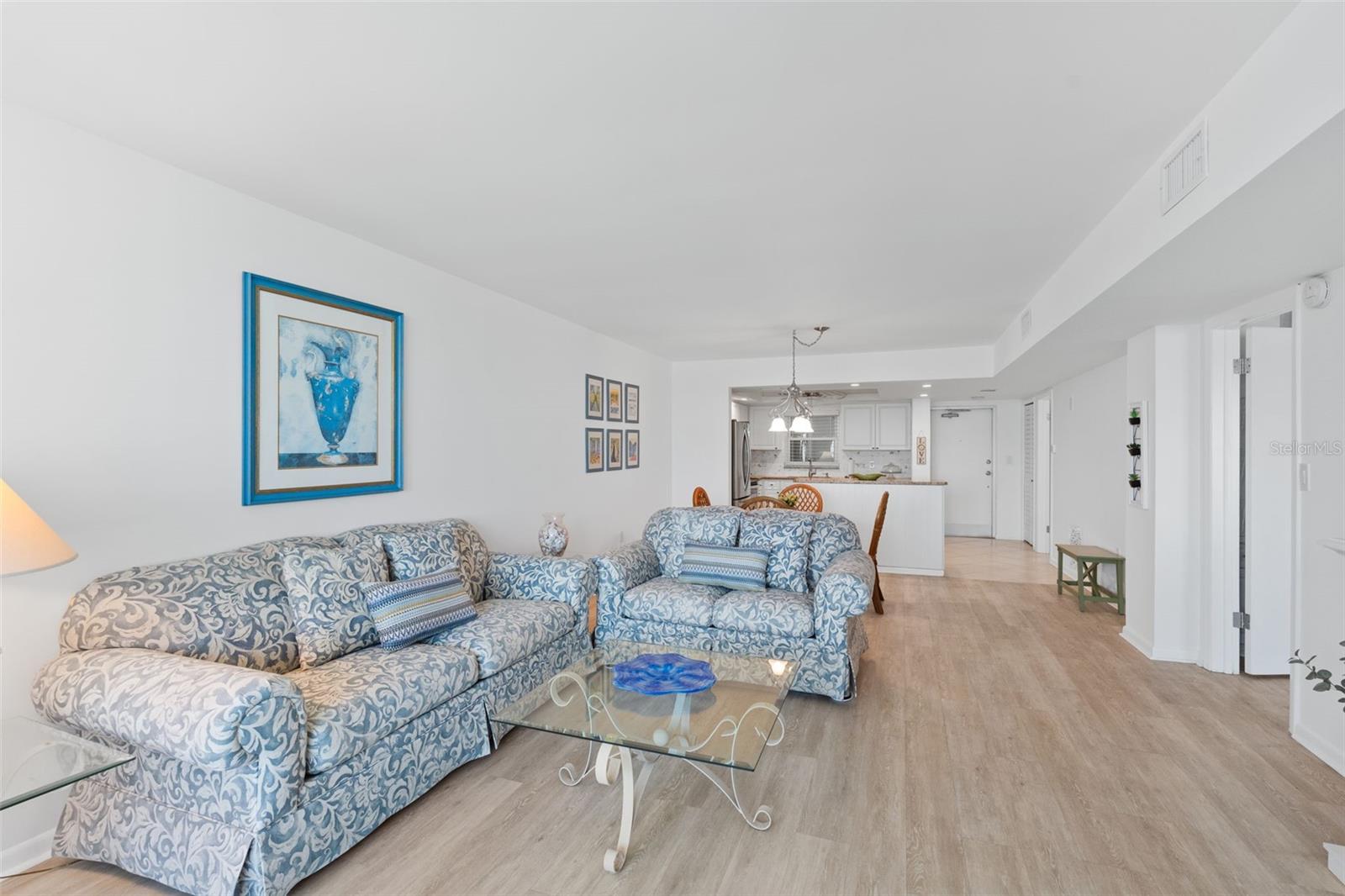 Image 14 of 70 For 5130 Brittany Drive S 505