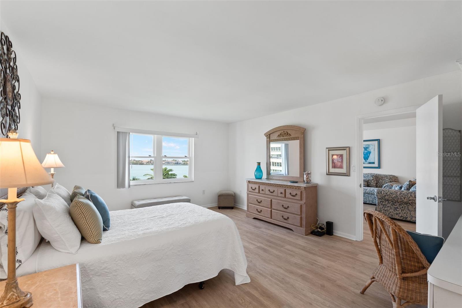 Image 23 of 70 For 5130 Brittany Drive S 505