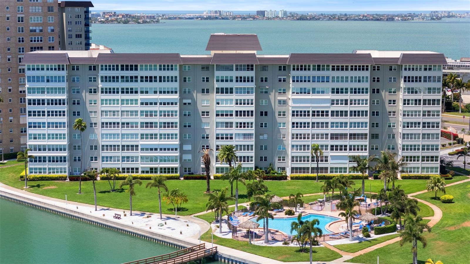 Image 4 of 70 For 5130 Brittany Drive S 505