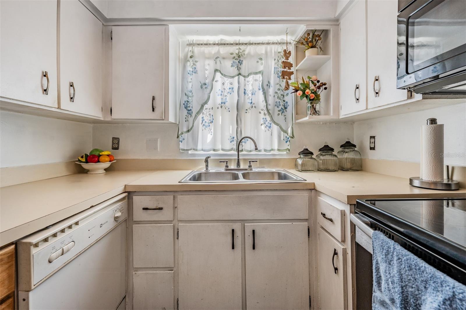 Image 19 of 41 For 7210 Manhattan Avenue 1913