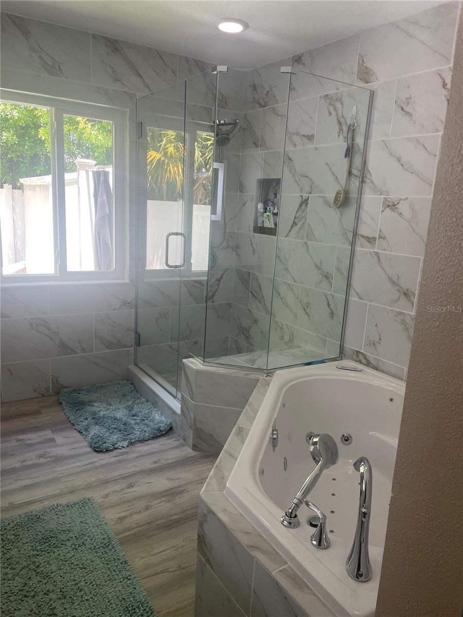 Image 12 of 16 For 515 1st Avenue E