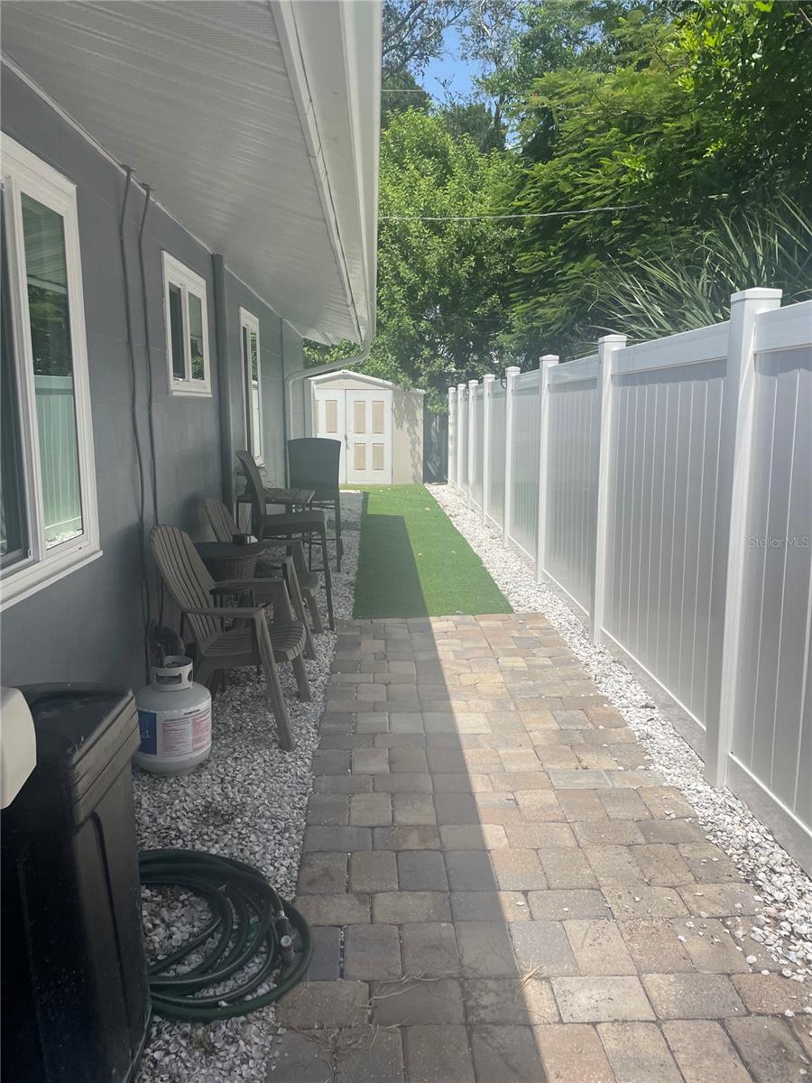 Image 15 of 16 For 515 1st Avenue E