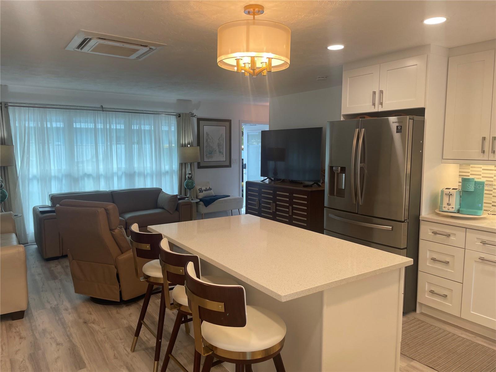 Image 5 of 16 For 515 1st Avenue E