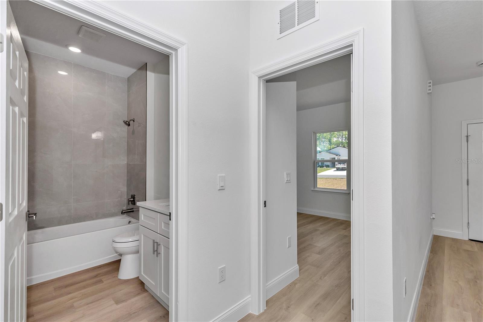 Image 18 of 43 For 3381 Usher Drive