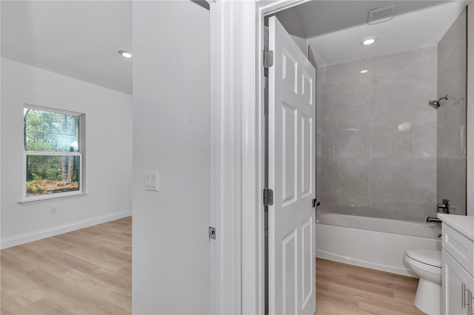 Image 21 of 43 For 3381 Usher Drive