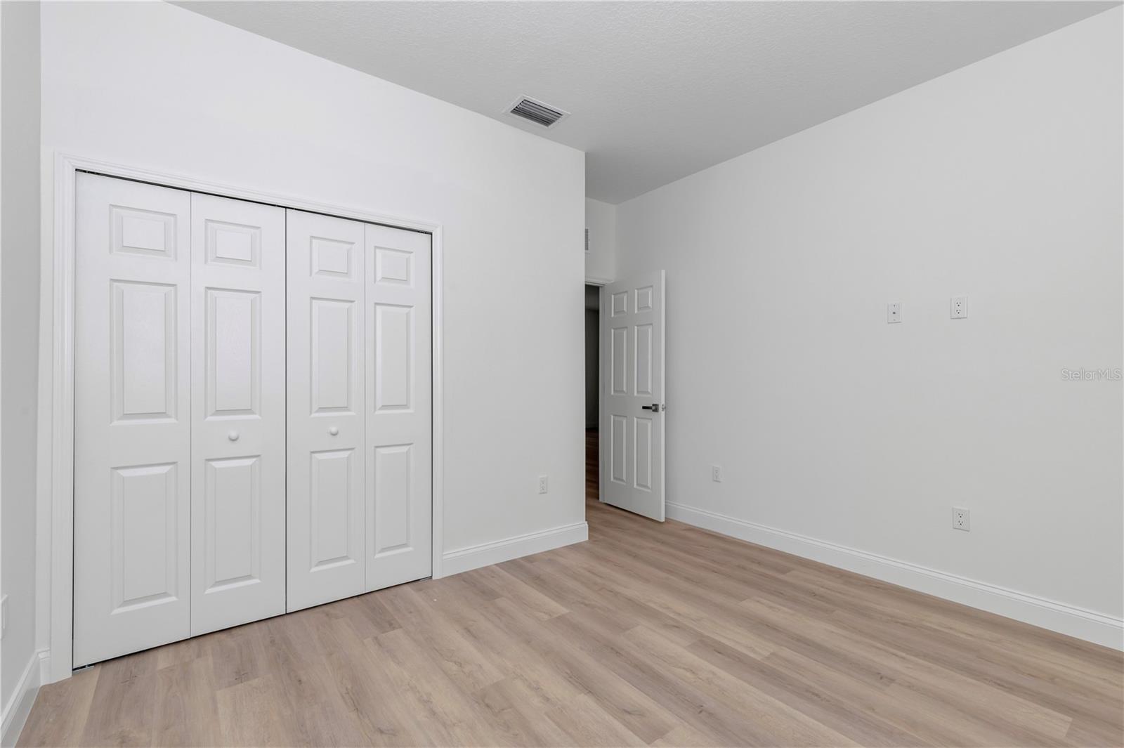 Image 24 of 43 For 3381 Usher Drive