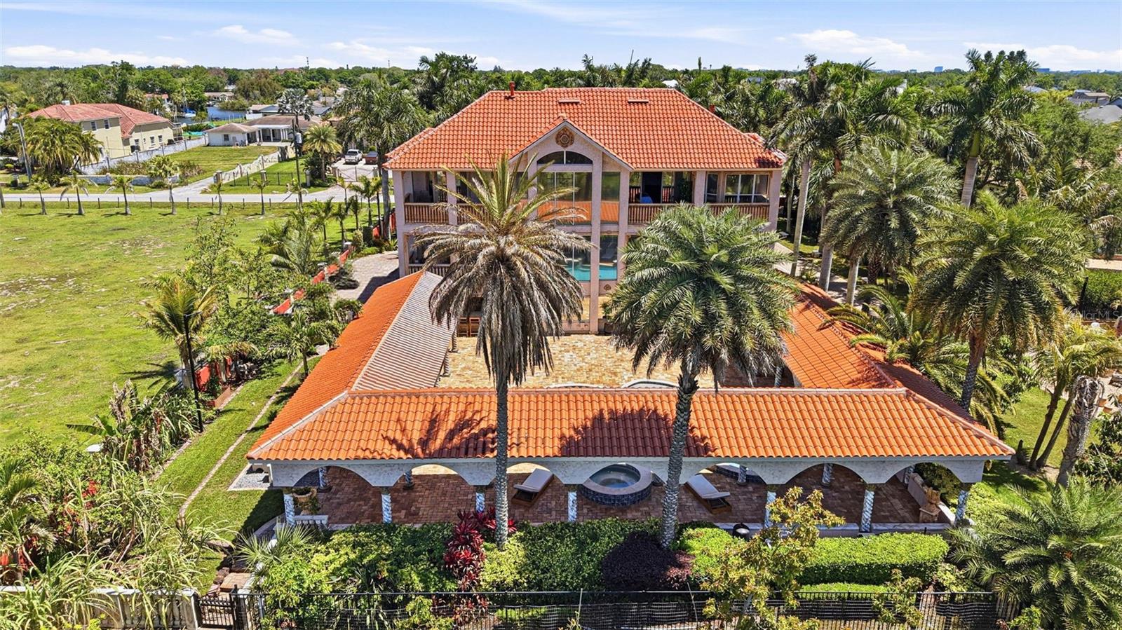 Listing photo id 10 for 4908 Troydale Road