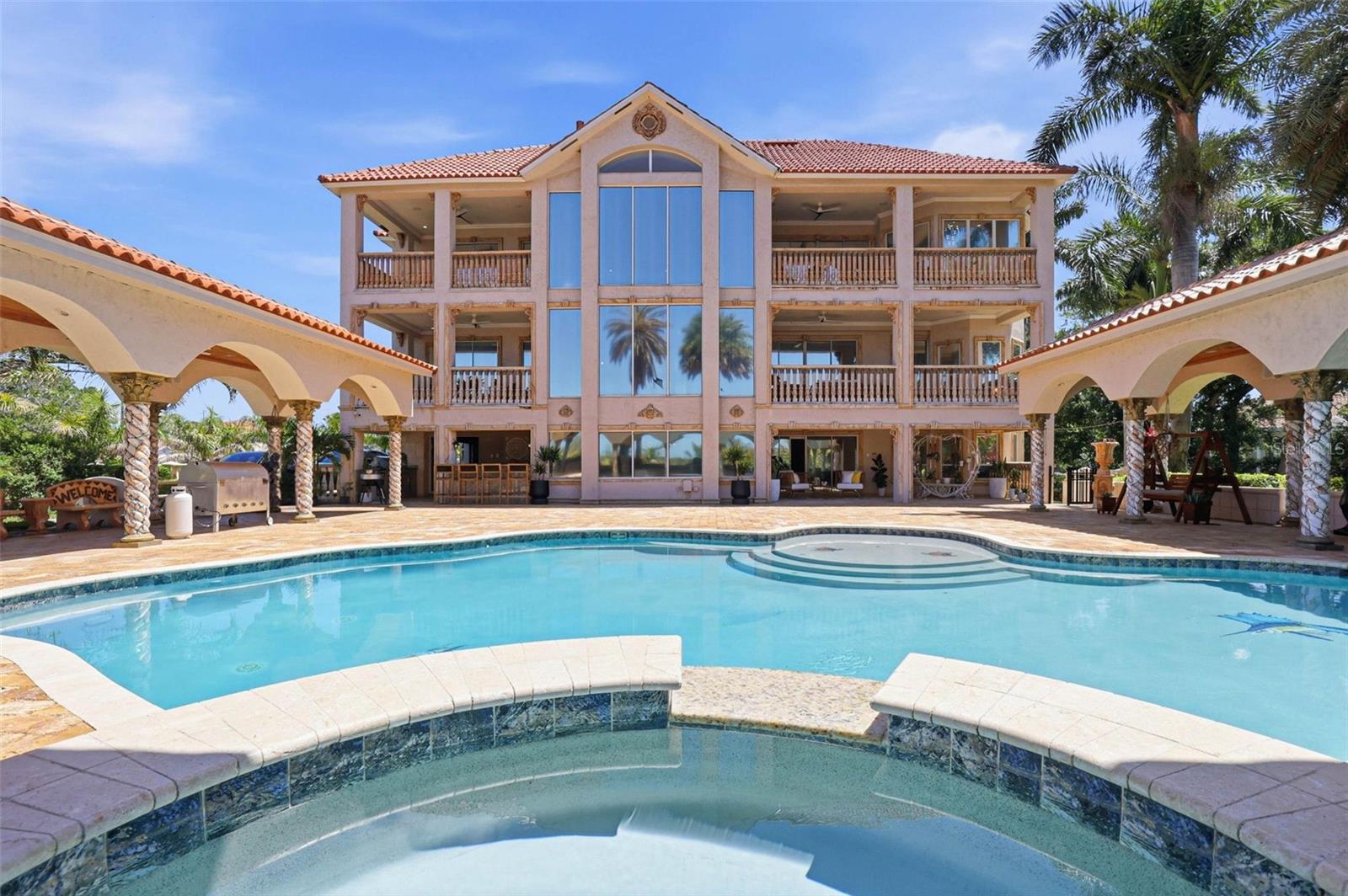 Listing photo id 14 for 4908 Troydale Road