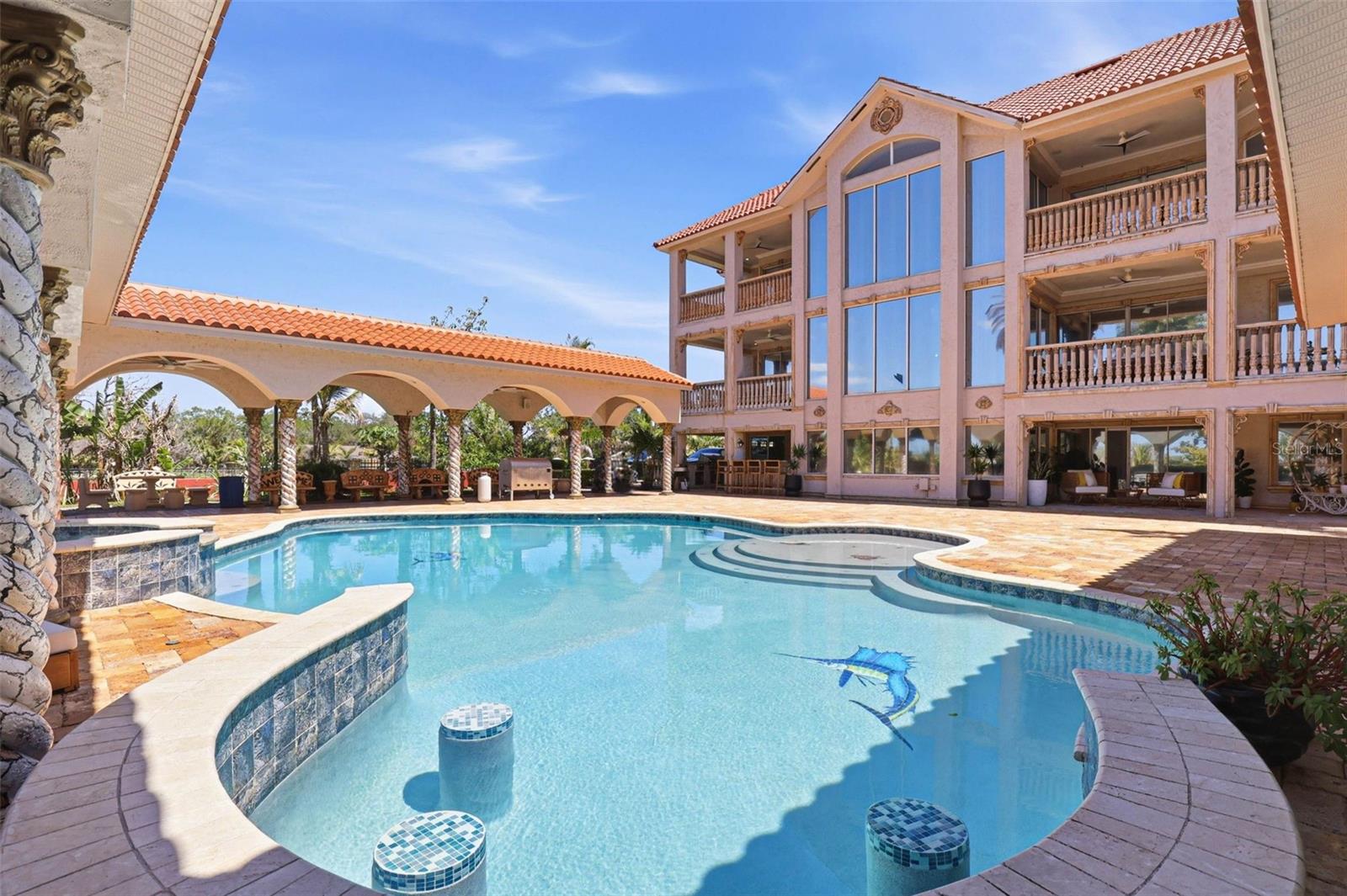 Listing photo id 15 for 4908 Troydale Road