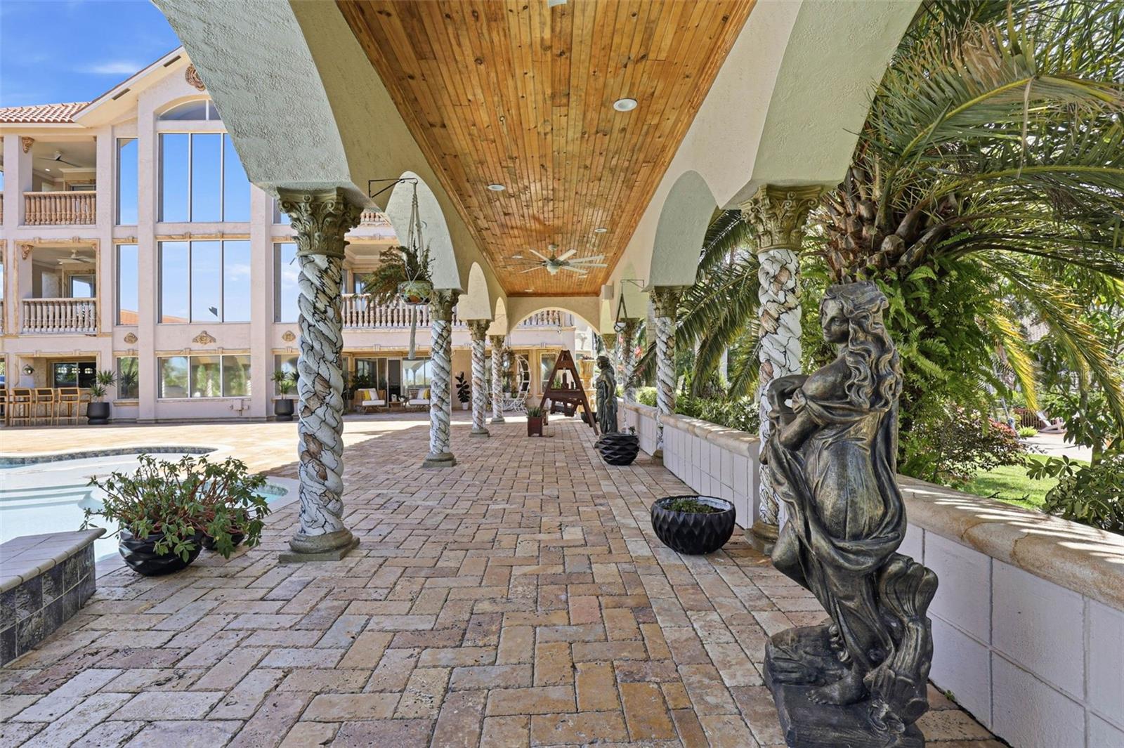 Listing photo id 16 for 4908 Troydale Road