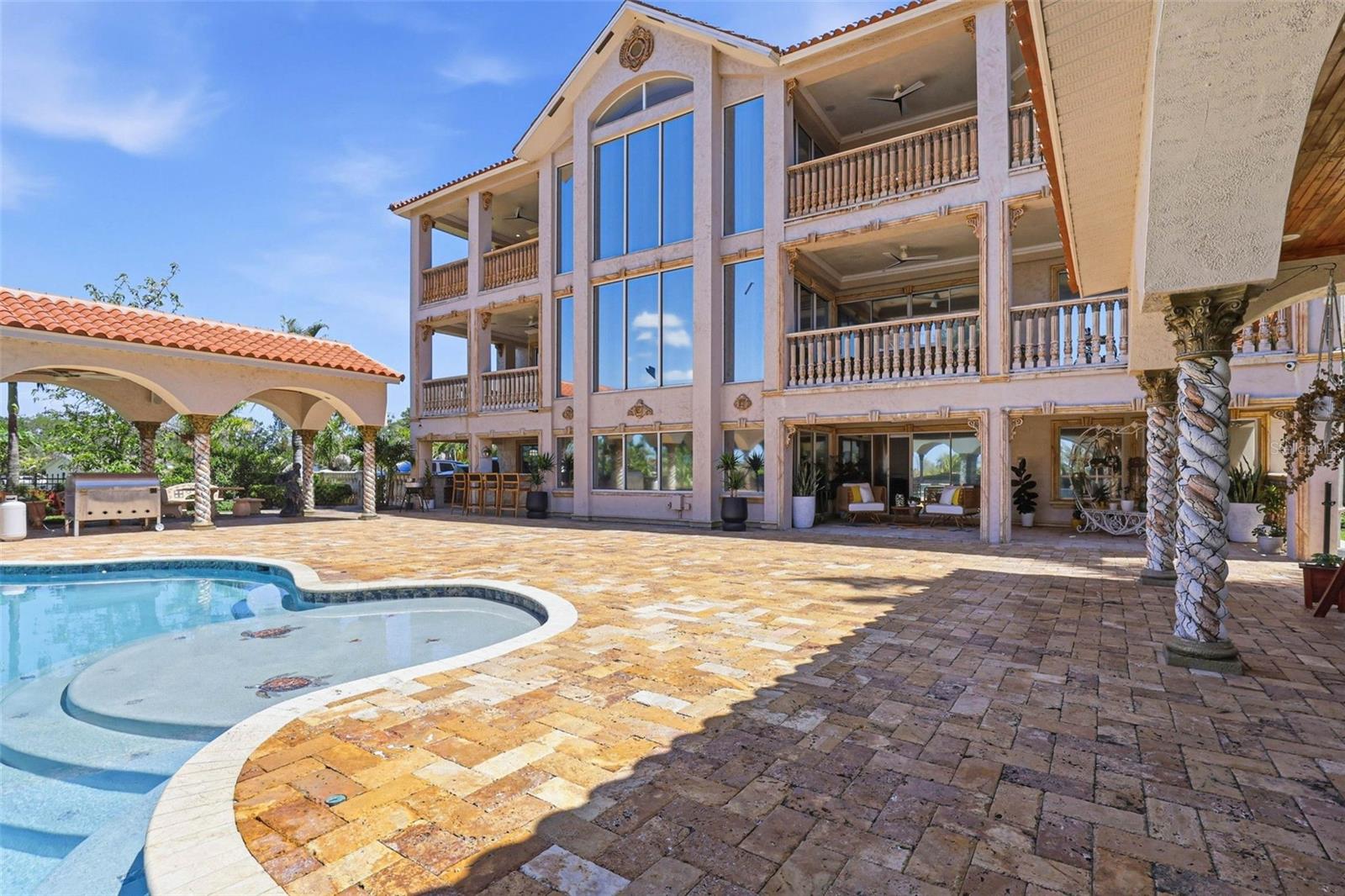 Listing photo id 17 for 4908 Troydale Road