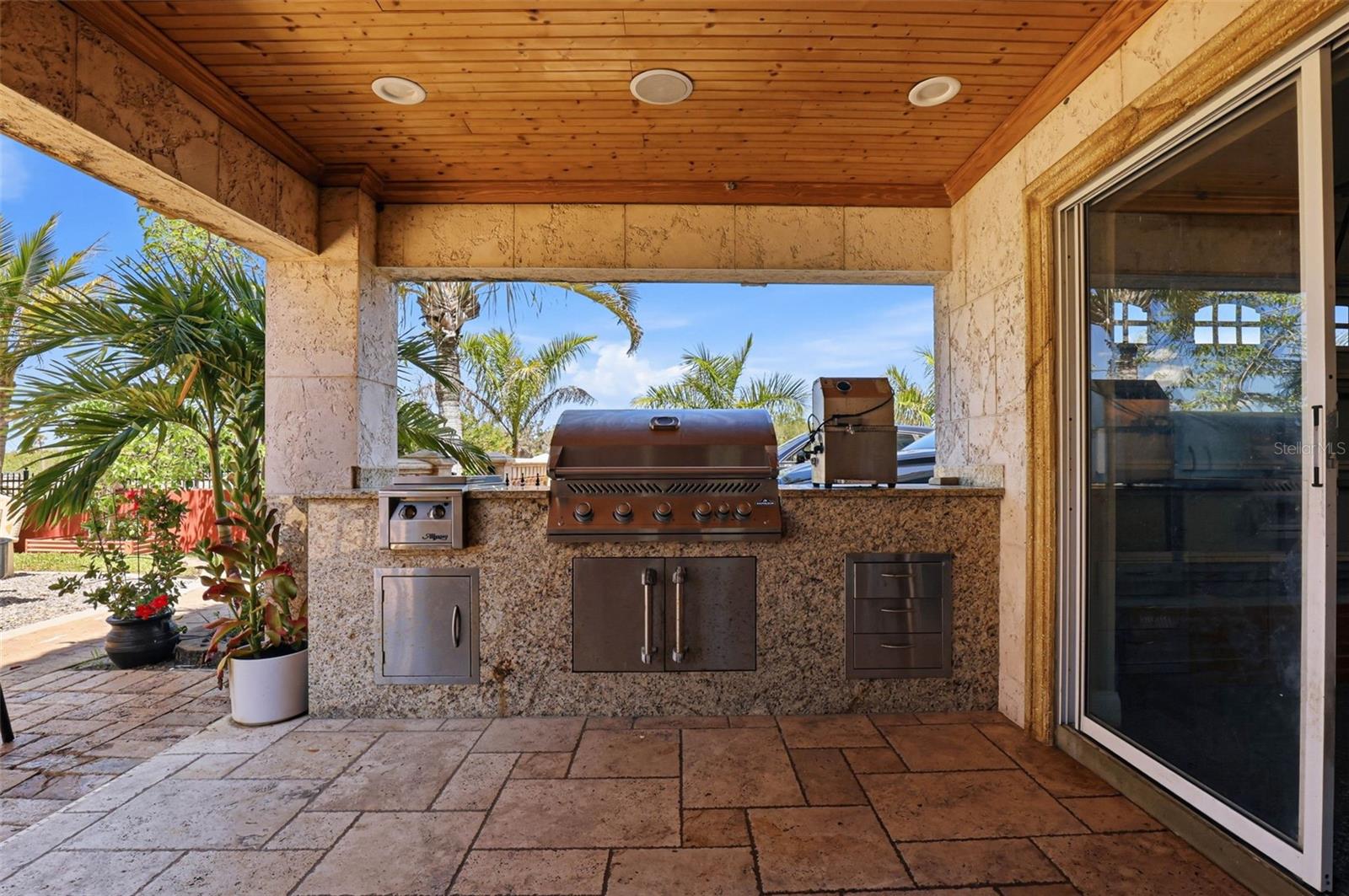 Listing photo id 22 for 4908 Troydale Road