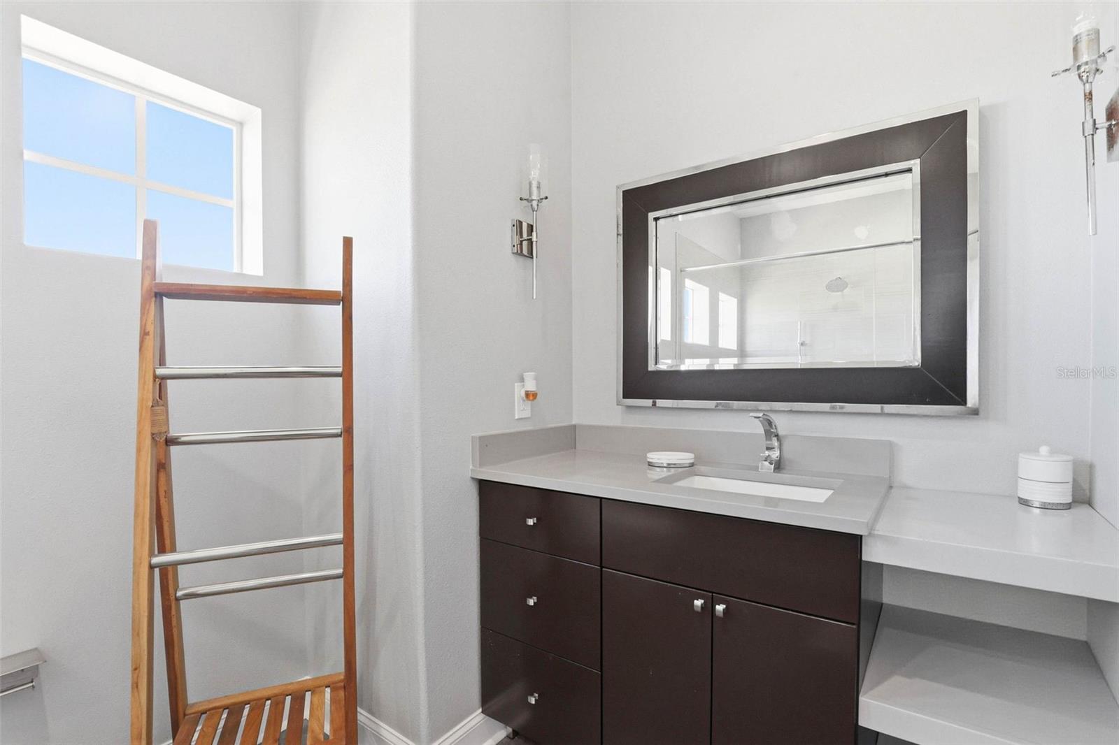 Listing photo id 63 for 4908 Troydale Road