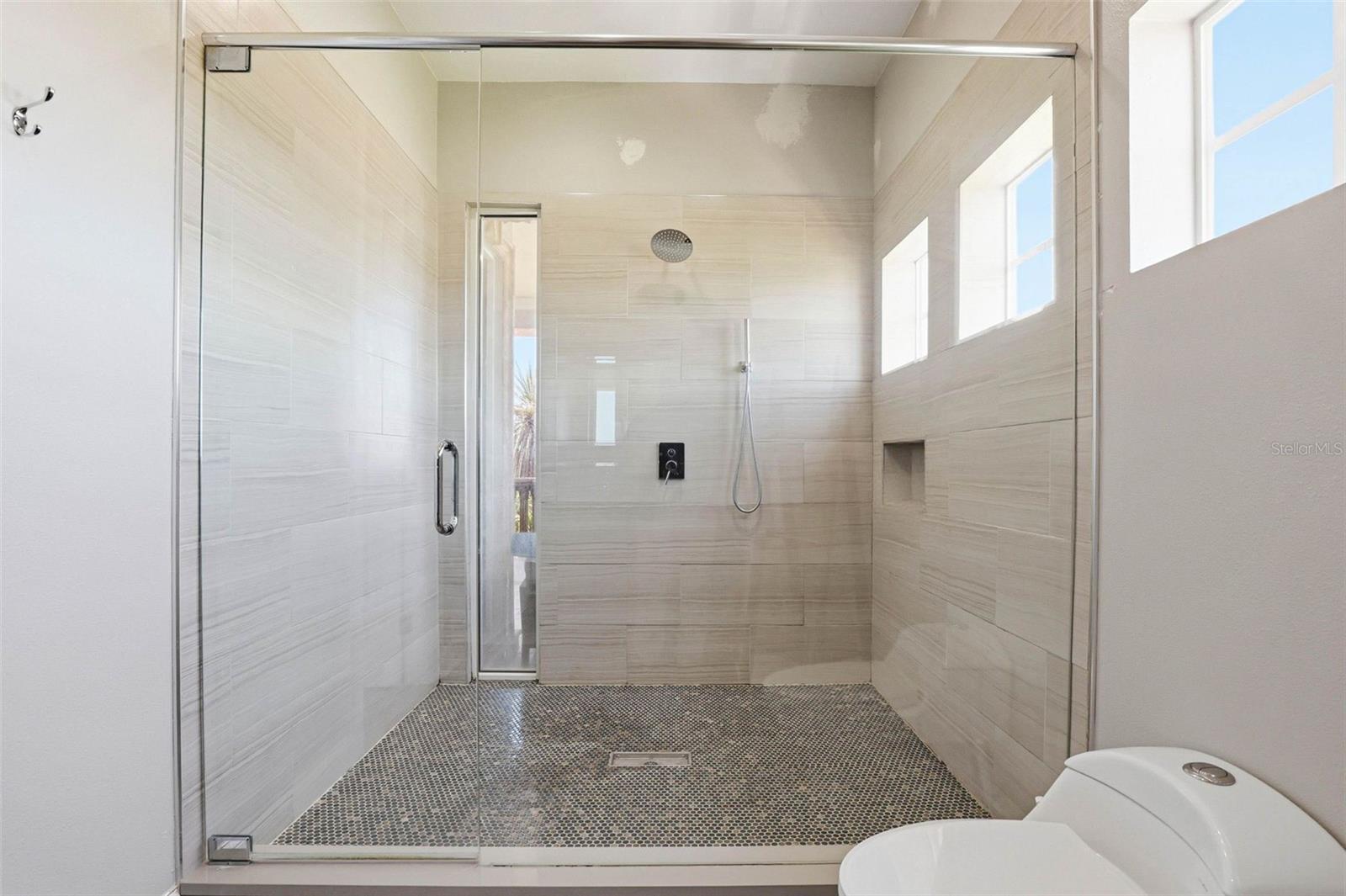 Listing photo id 64 for 4908 Troydale Road