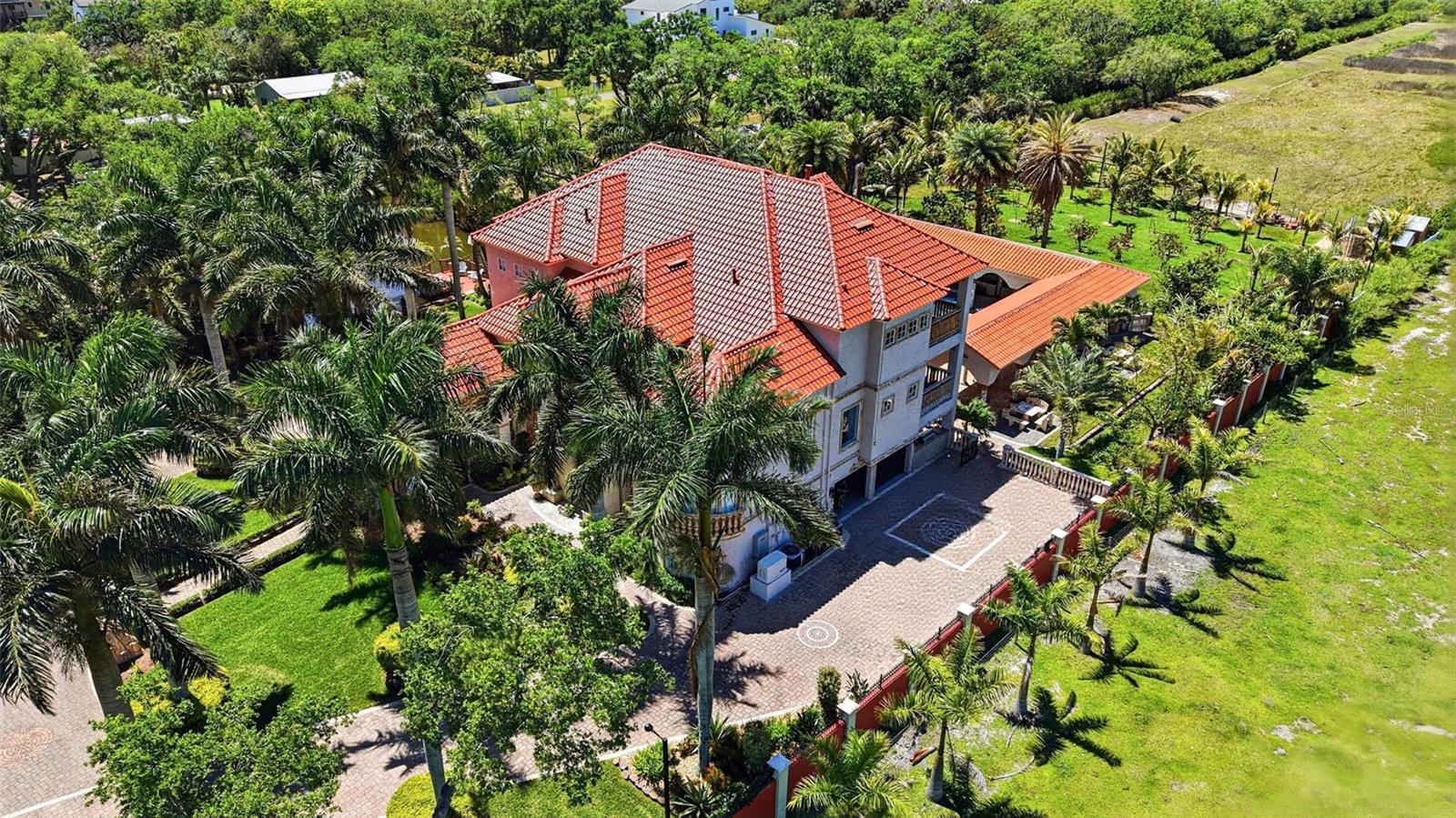 Listing photo id 5 for 4908 Troydale Road