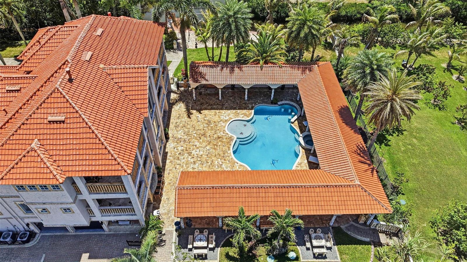 Listing photo id 6 for 4908 Troydale Road