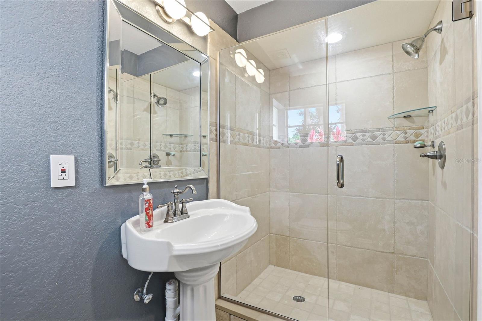 Listing photo id 84 for 4908 Troydale Road