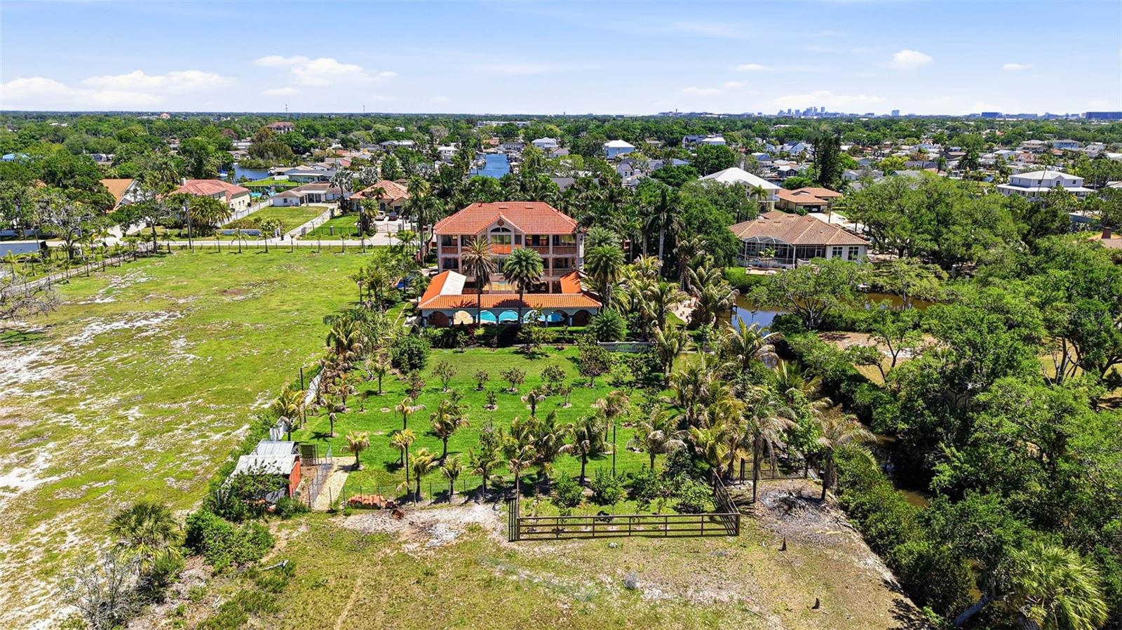 Listing photo id 91 for 4908 Troydale Road