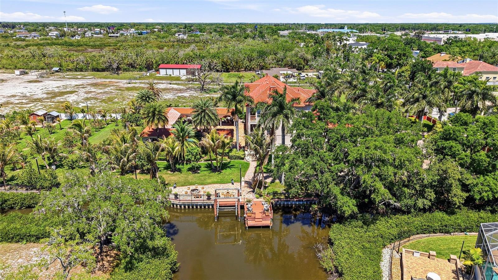 Listing photo id 92 for 4908 Troydale Road