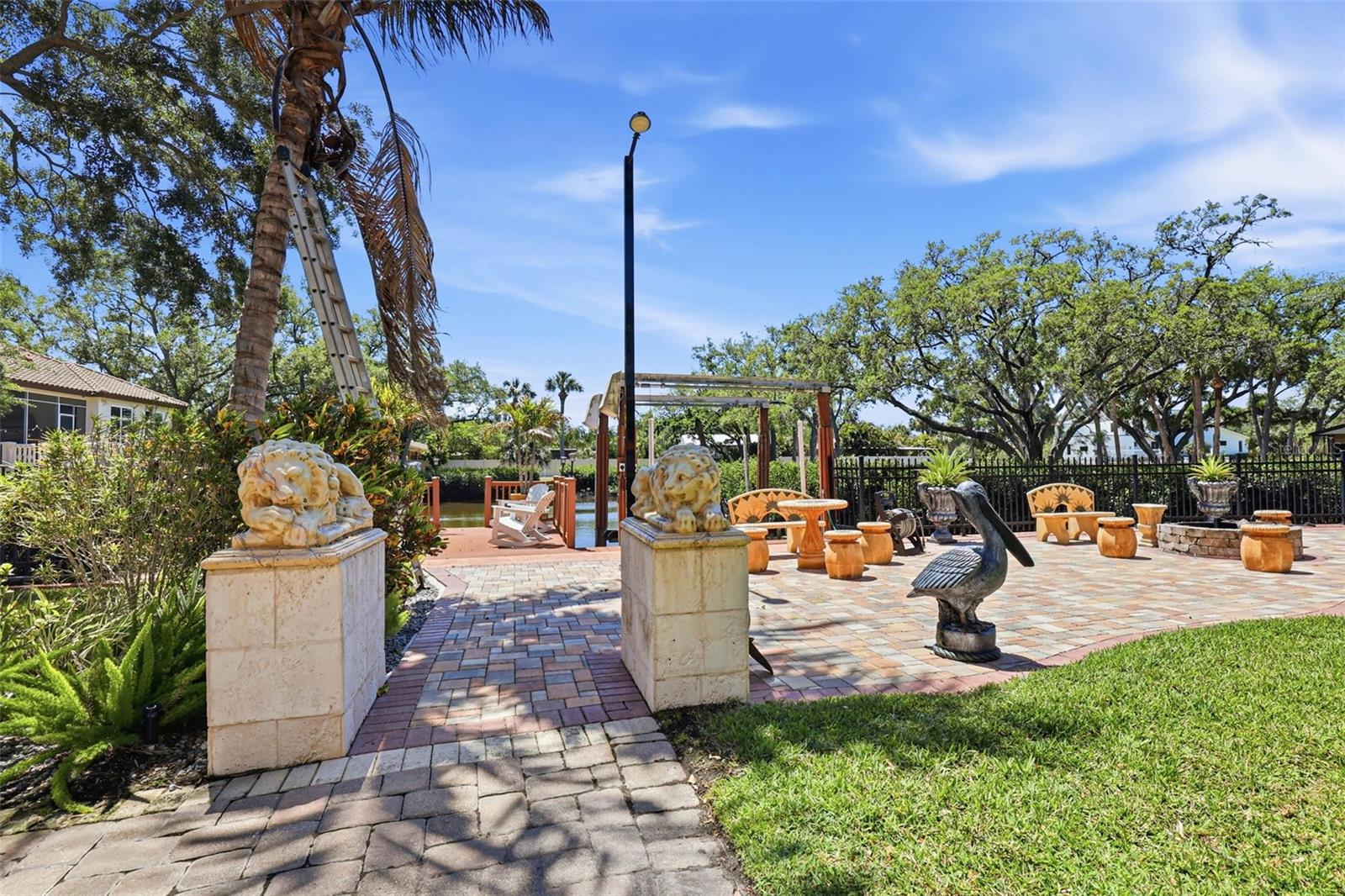 Listing photo id 94 for 4908 Troydale Road