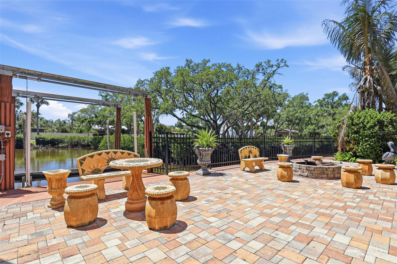 Listing photo id 96 for 4908 Troydale Road