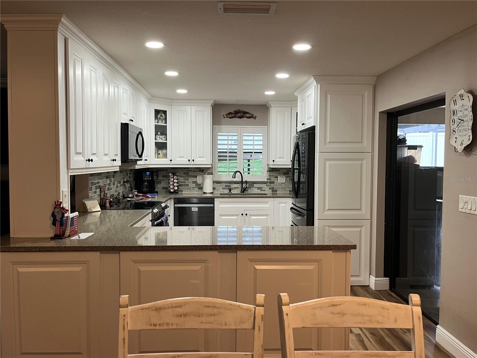 Image 10 of 38 For 915 Rolling Hills Drive