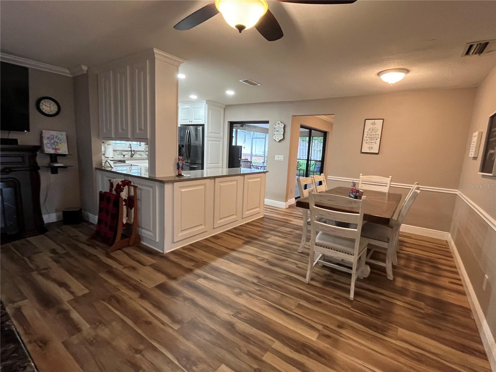 Image 12 of 38 For 915 Rolling Hills Drive