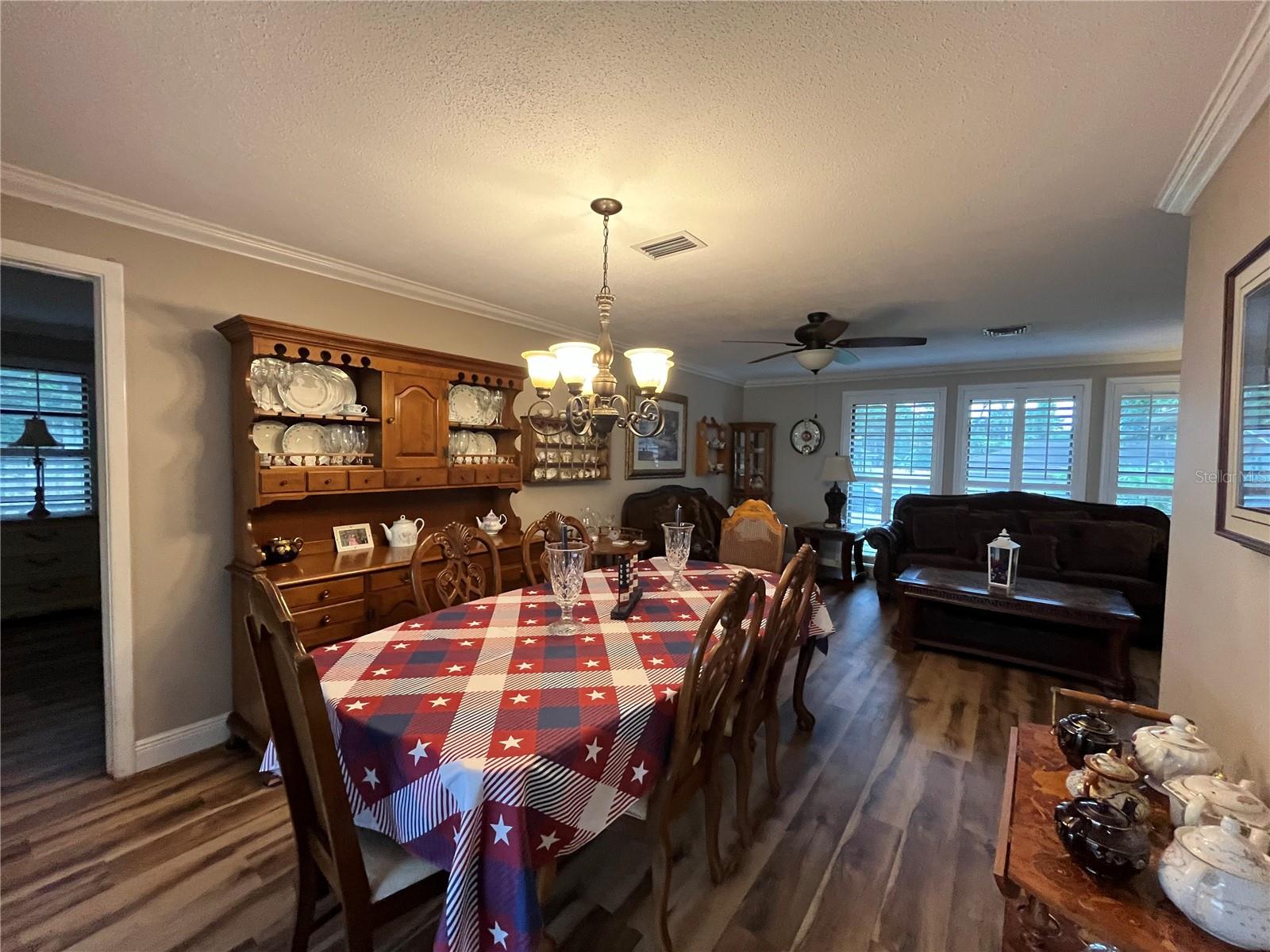 Image 13 of 38 For 915 Rolling Hills Drive