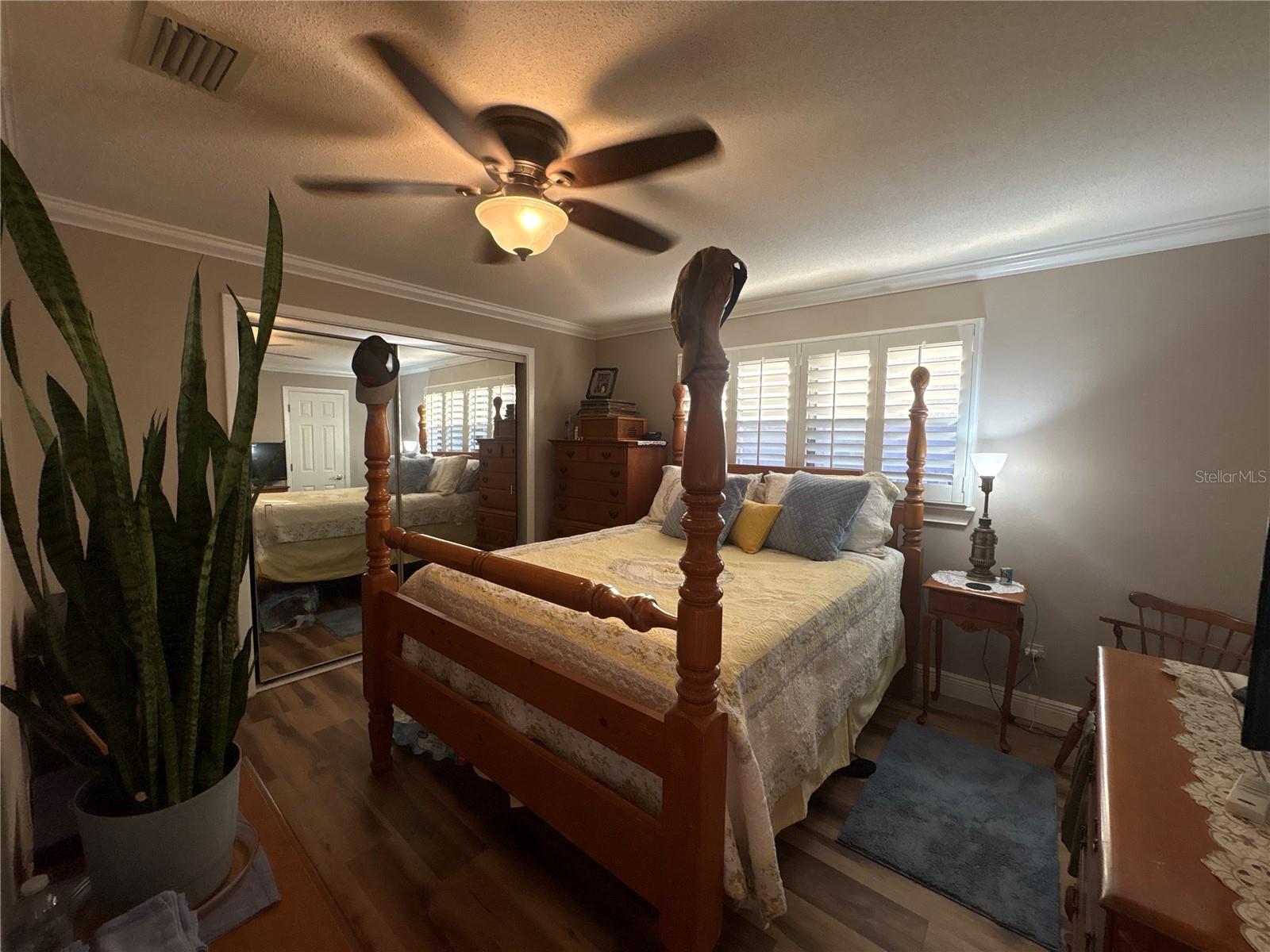 Image 16 of 38 For 915 Rolling Hills Drive