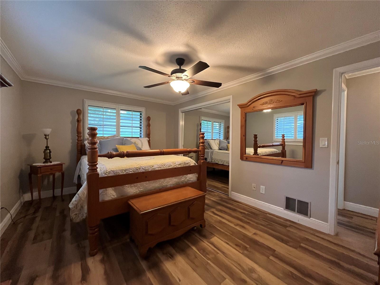 Image 18 of 38 For 915 Rolling Hills Drive