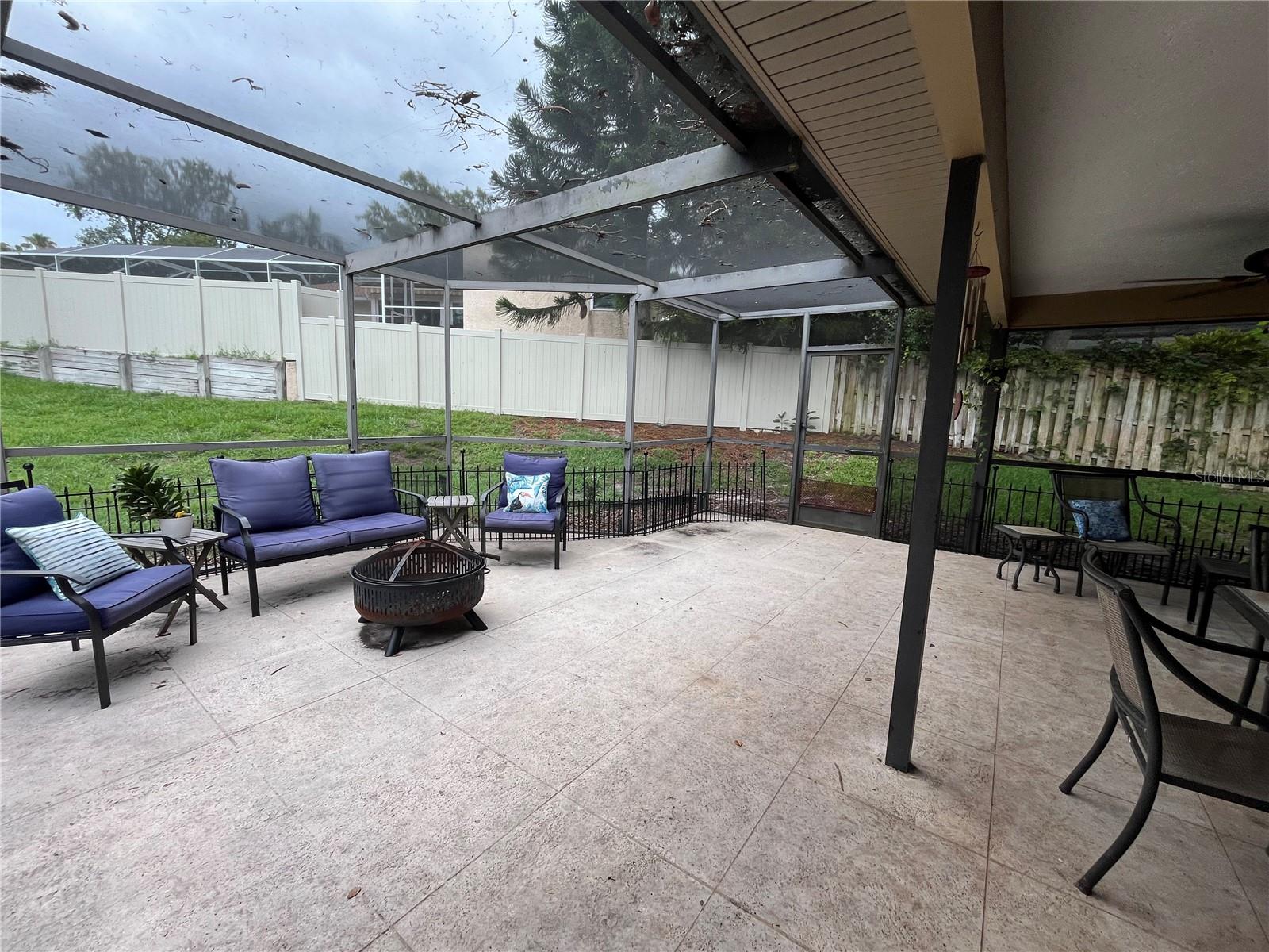 Image 27 of 38 For 915 Rolling Hills Drive