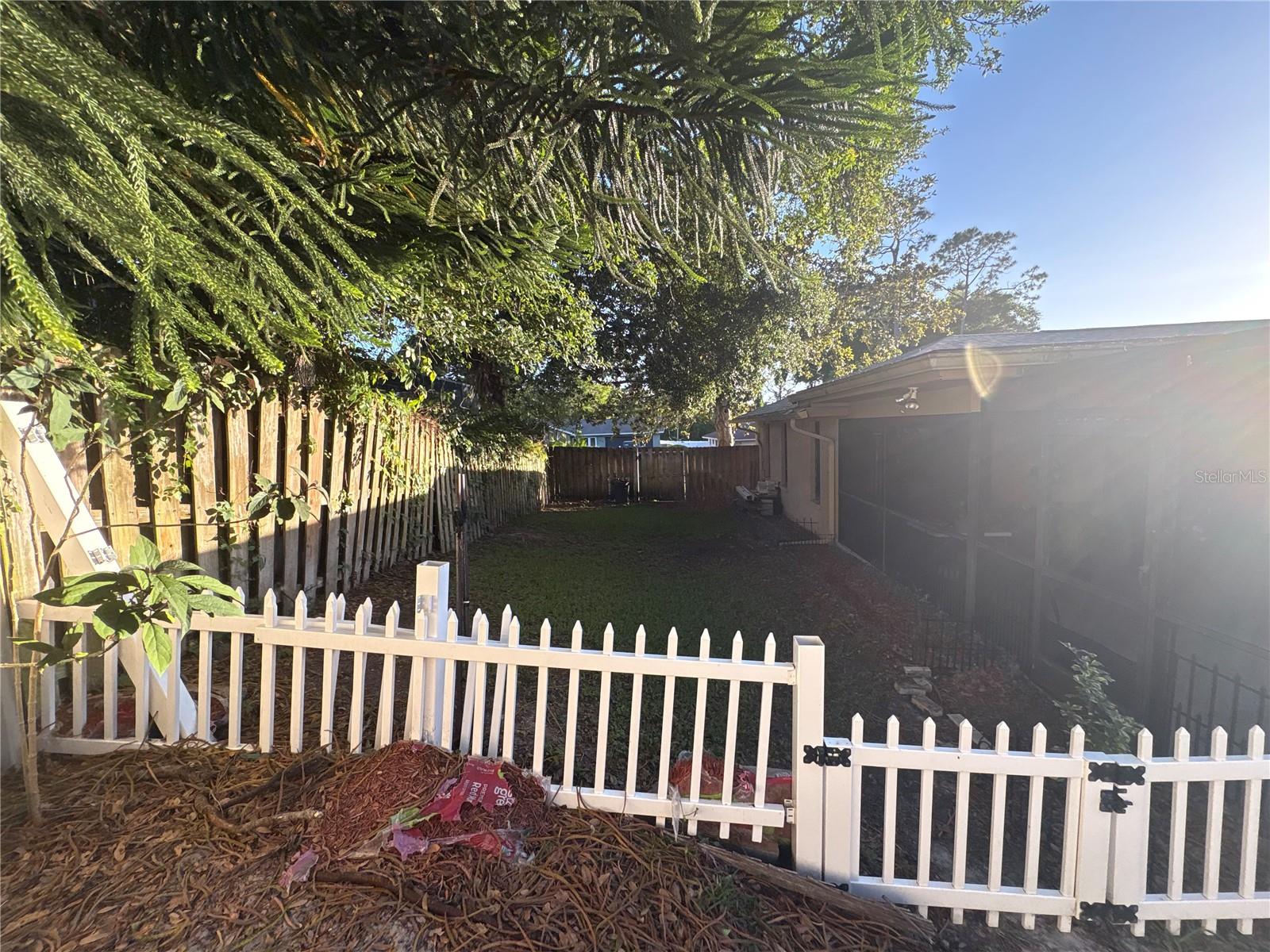 Image 30 of 38 For 915 Rolling Hills Drive