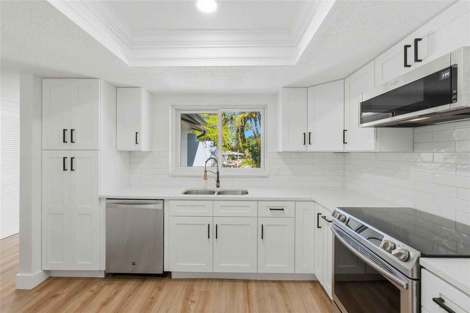 Image 12 of 33 For 1434 Red Oak Drive