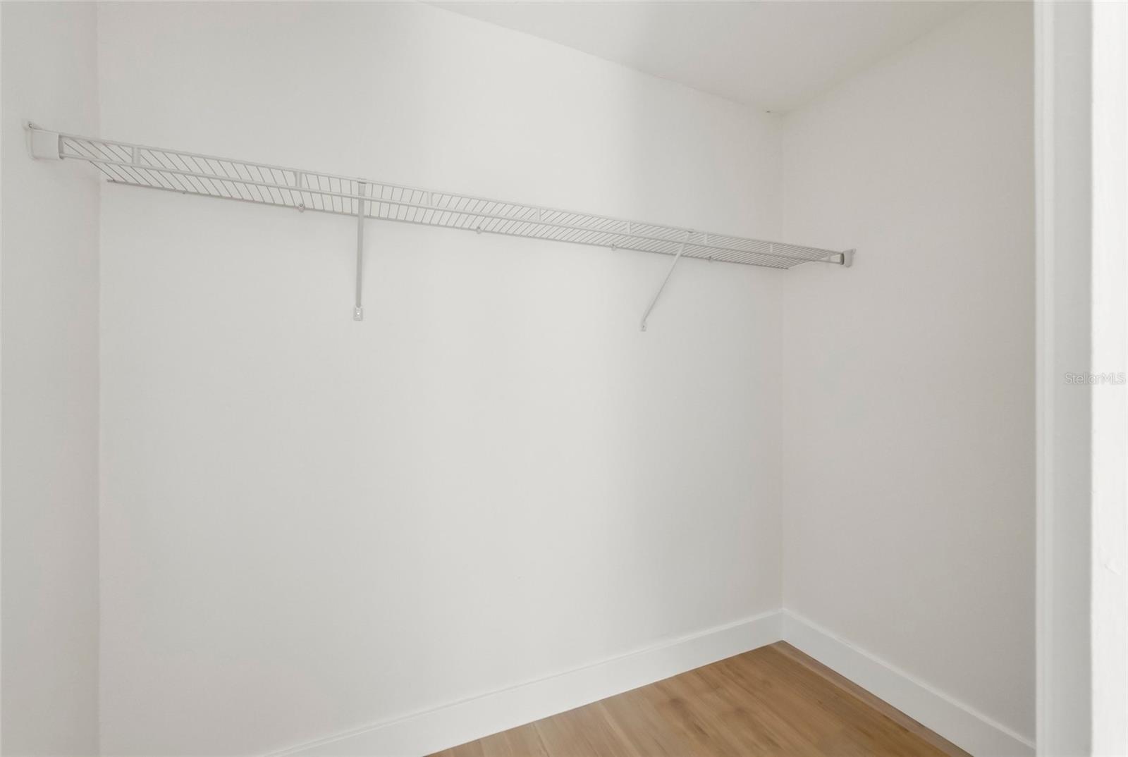 Image 25 of 33 For 1434 Red Oak Drive