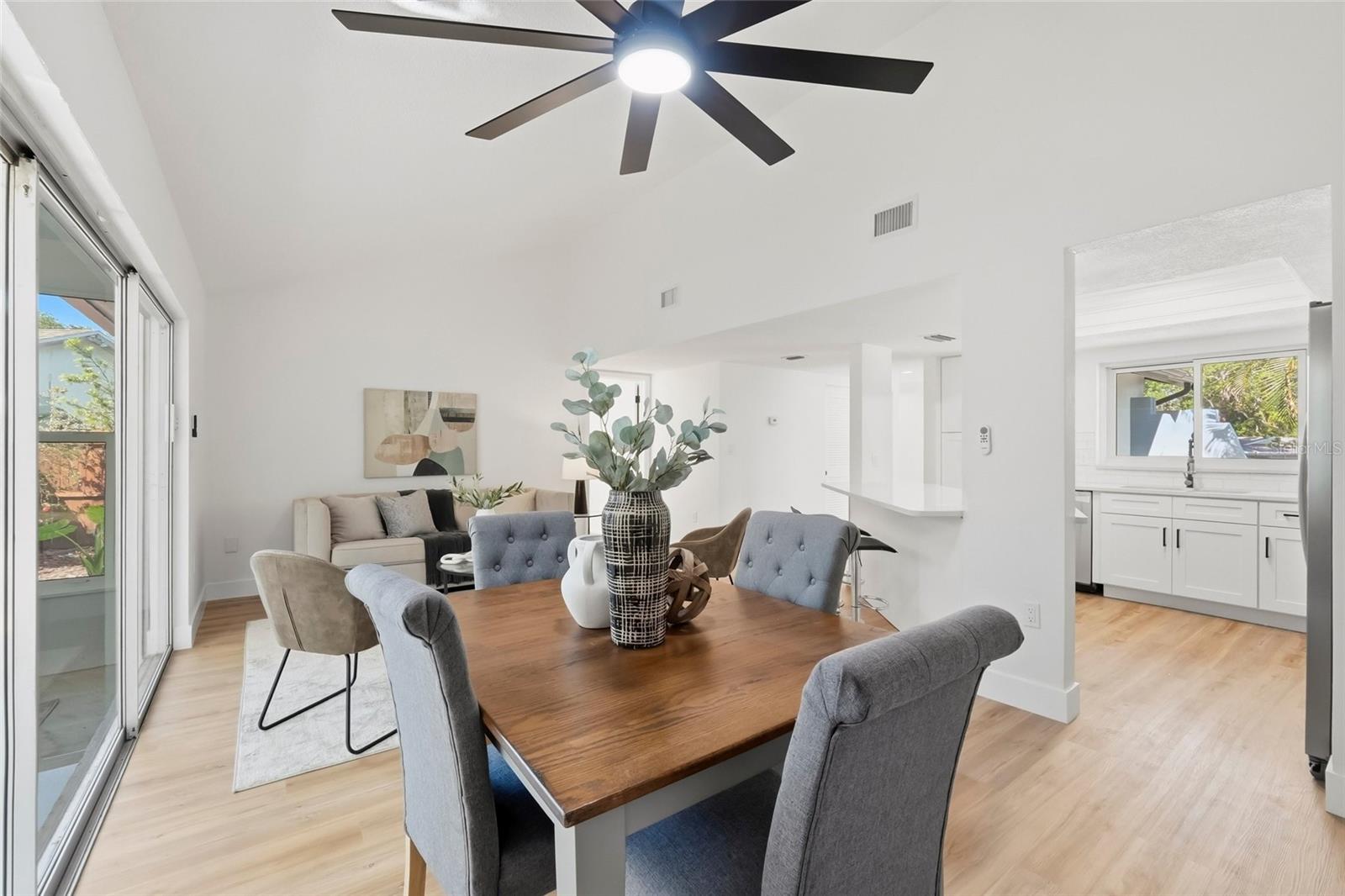 Image 9 of 33 For 1434 Red Oak Drive