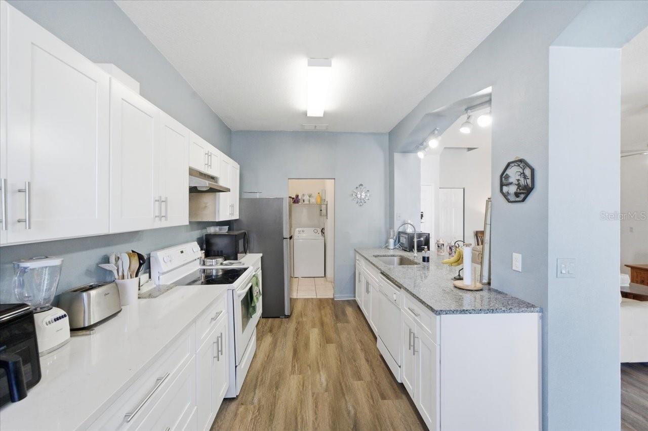 Image 16 of 52 For 5007 Sunridge Palms Drive