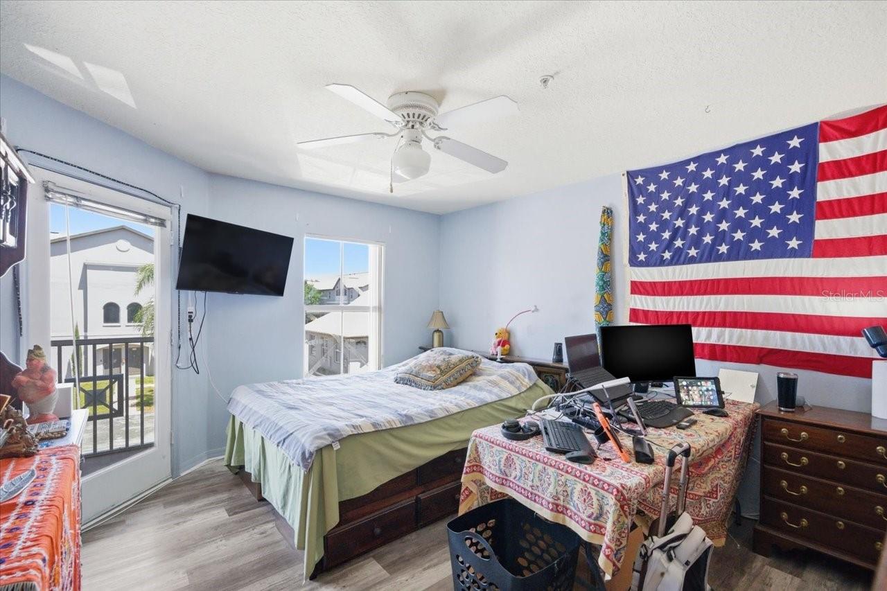 Image 33 of 52 For 5007 Sunridge Palms Drive