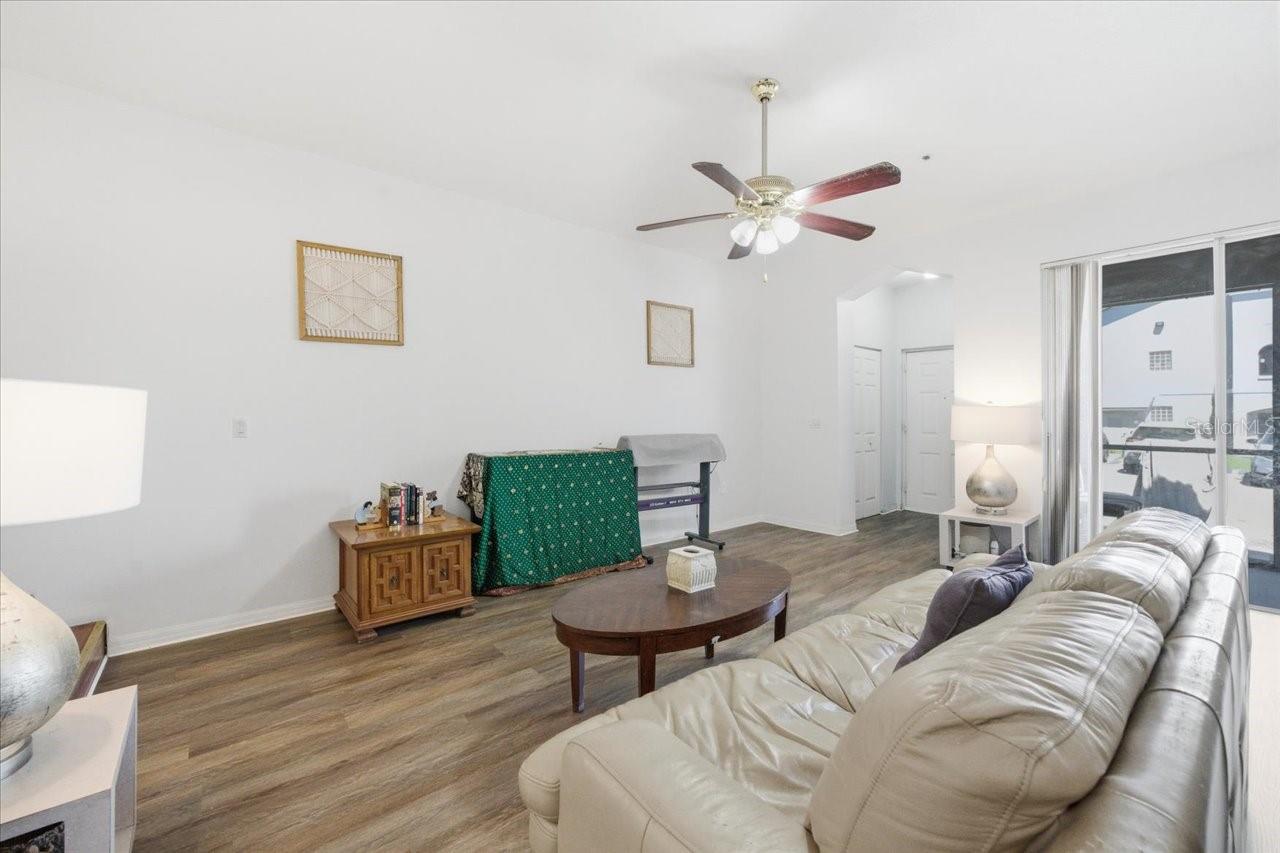 Image 7 of 52 For 5007 Sunridge Palms Drive