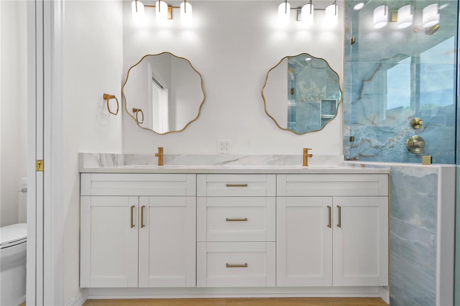 Image 44 of 77 For 4234 4th Street S