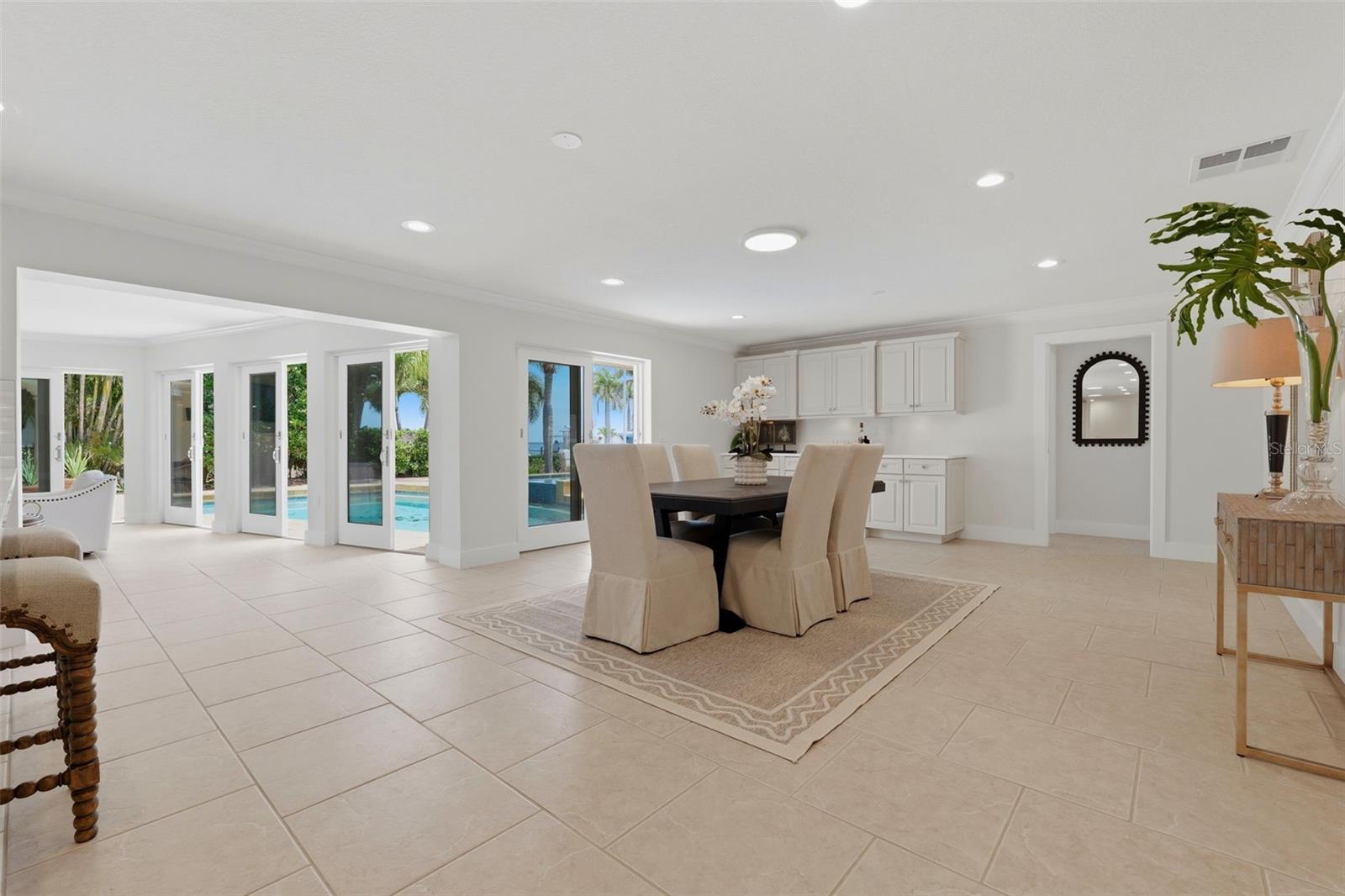 Image 11 of 67 For 2080 Hawaii Avenue Ne