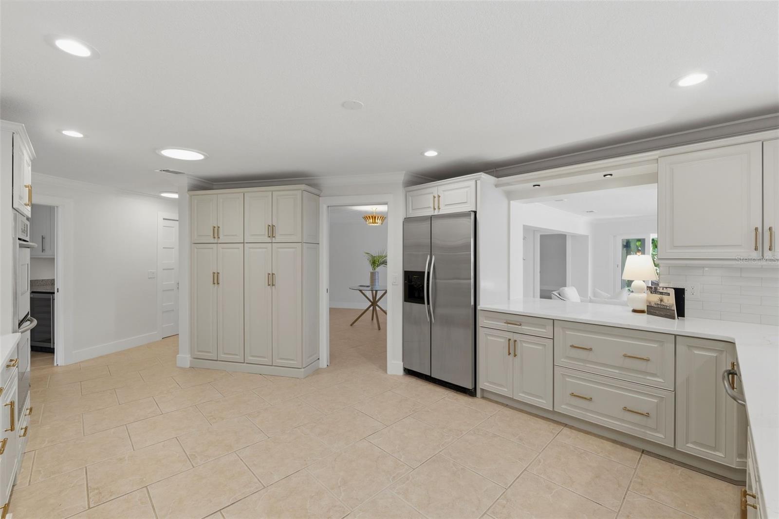 Image 13 of 67 For 2080 Hawaii Avenue Ne