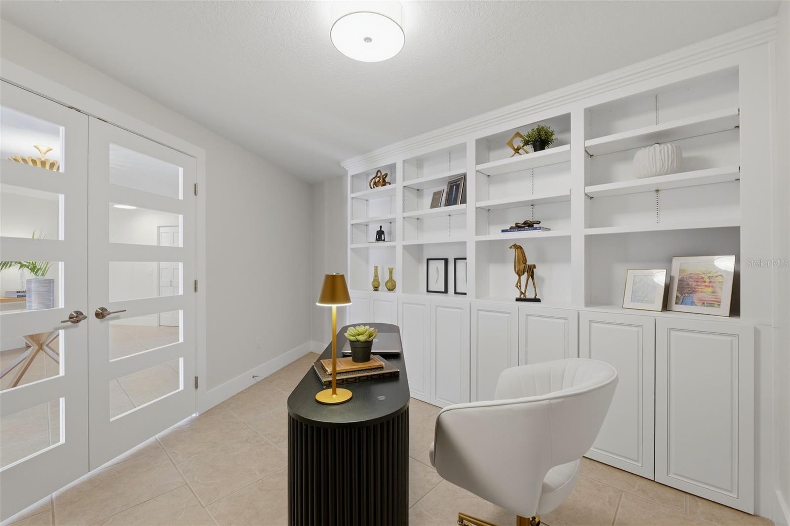 Image 18 of 67 For 2080 Hawaii Avenue Ne