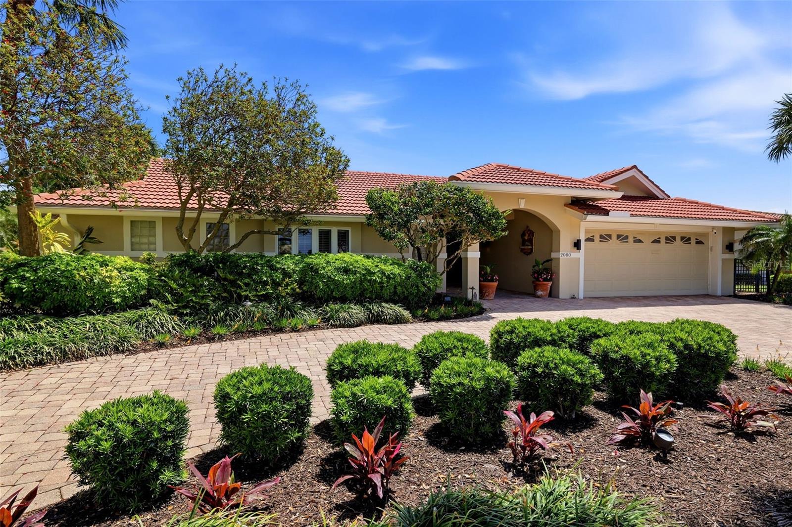 Image 2 of 67 For 2080 Hawaii Avenue Ne